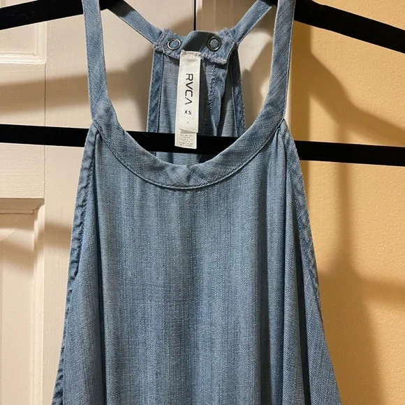 RVCA Be About It Lulu’s Blue Chambray Jumpsuit Size XS. - Picture 4 of 5